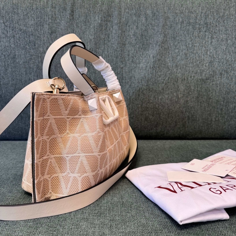 Va1e*ntin0 shopping bag